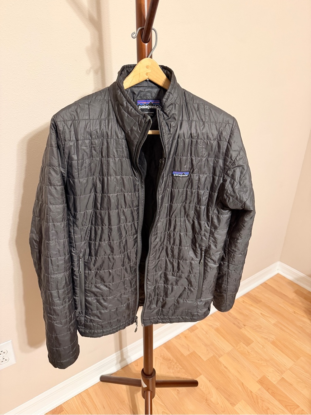 Patagonia Men's Nano Puff Lightweight Jacket - Gray